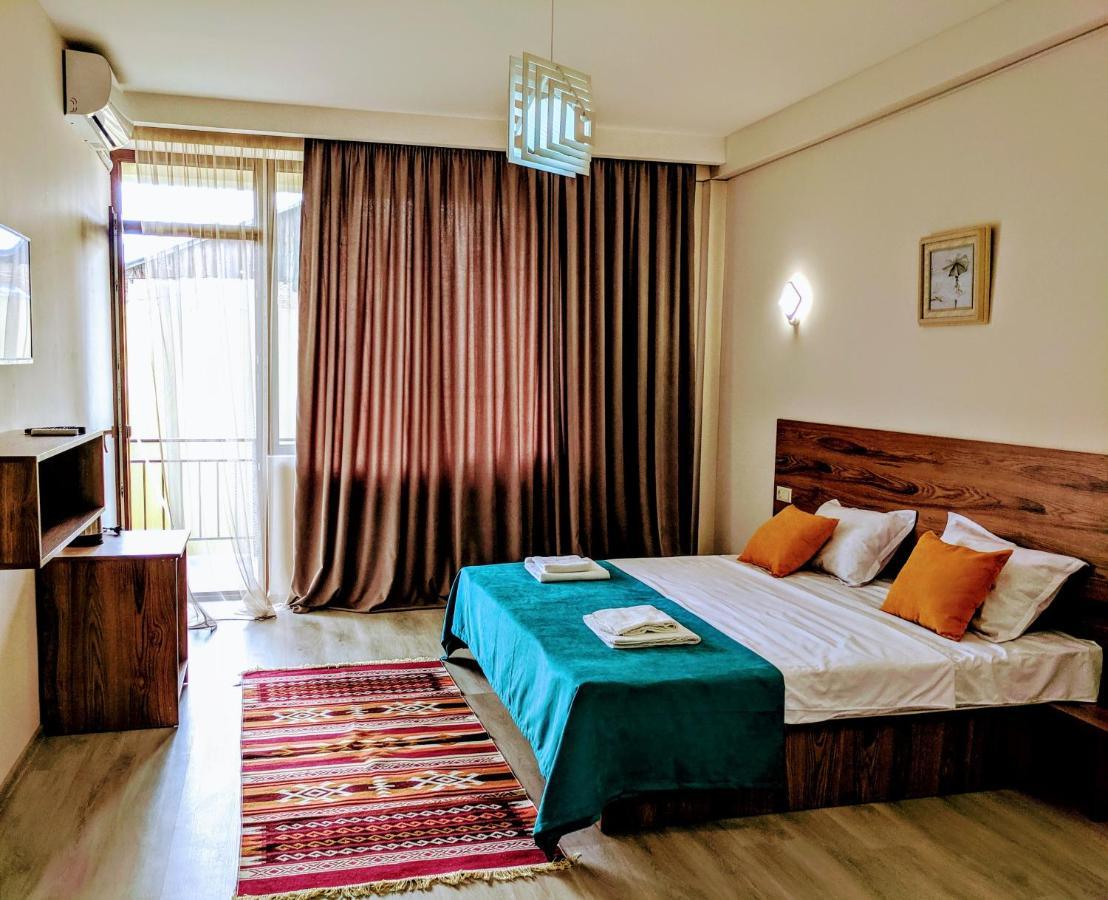 Hotel 5 Rooms Тбилиси Екстериор снимка