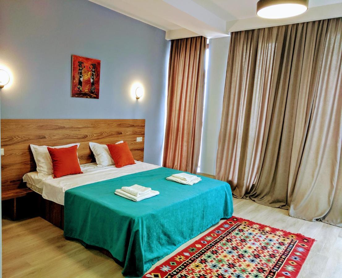 Hotel 5 Rooms Тбилиси Екстериор снимка